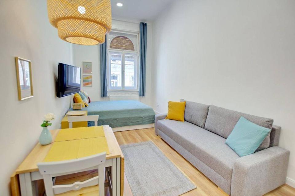 Pau Stylish Studios In The Heart Of בודפשט מראה חיצוני תמונה